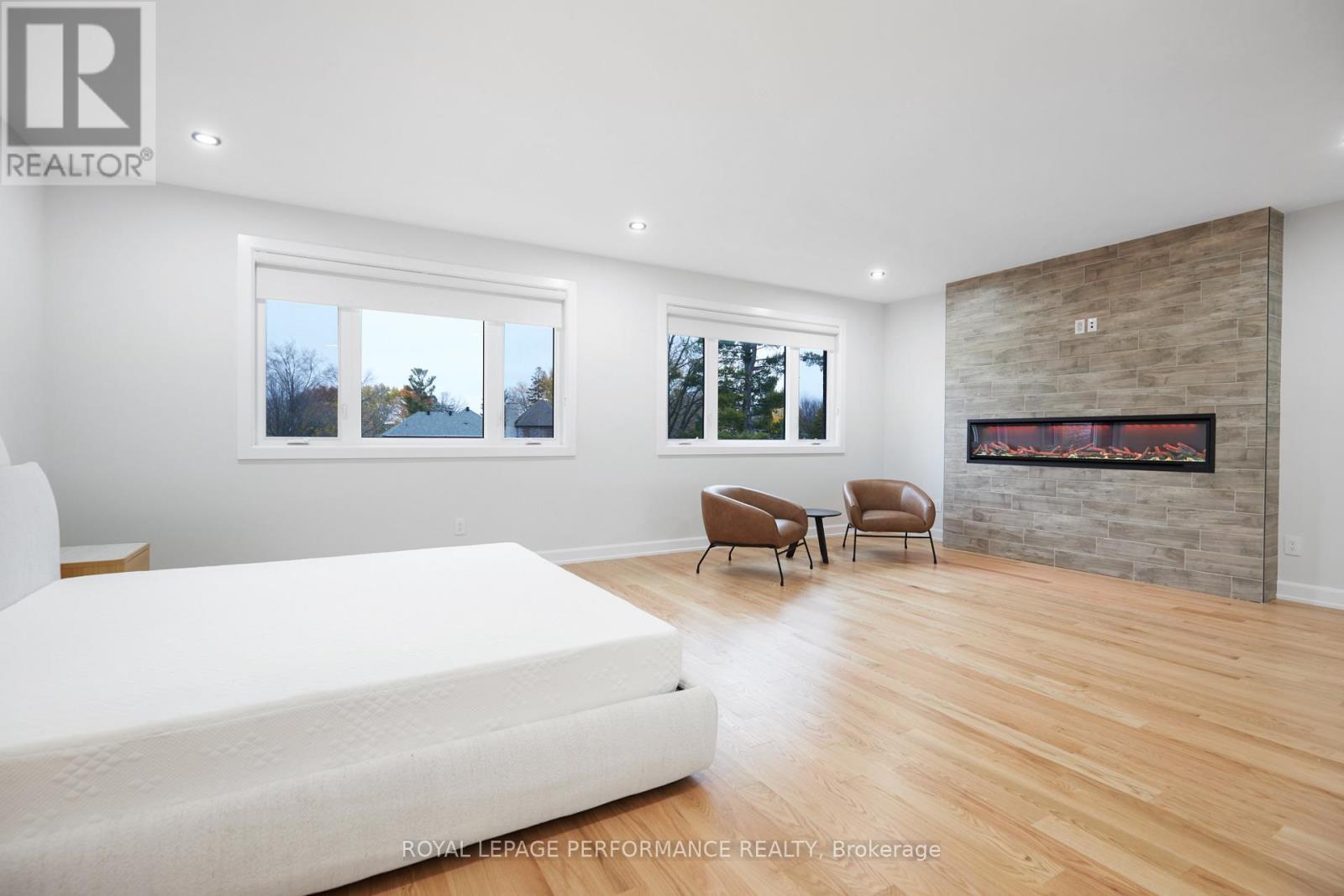 1709 Fisher Ave Avenue, Ottawa, ON - Indoor With Fireplace