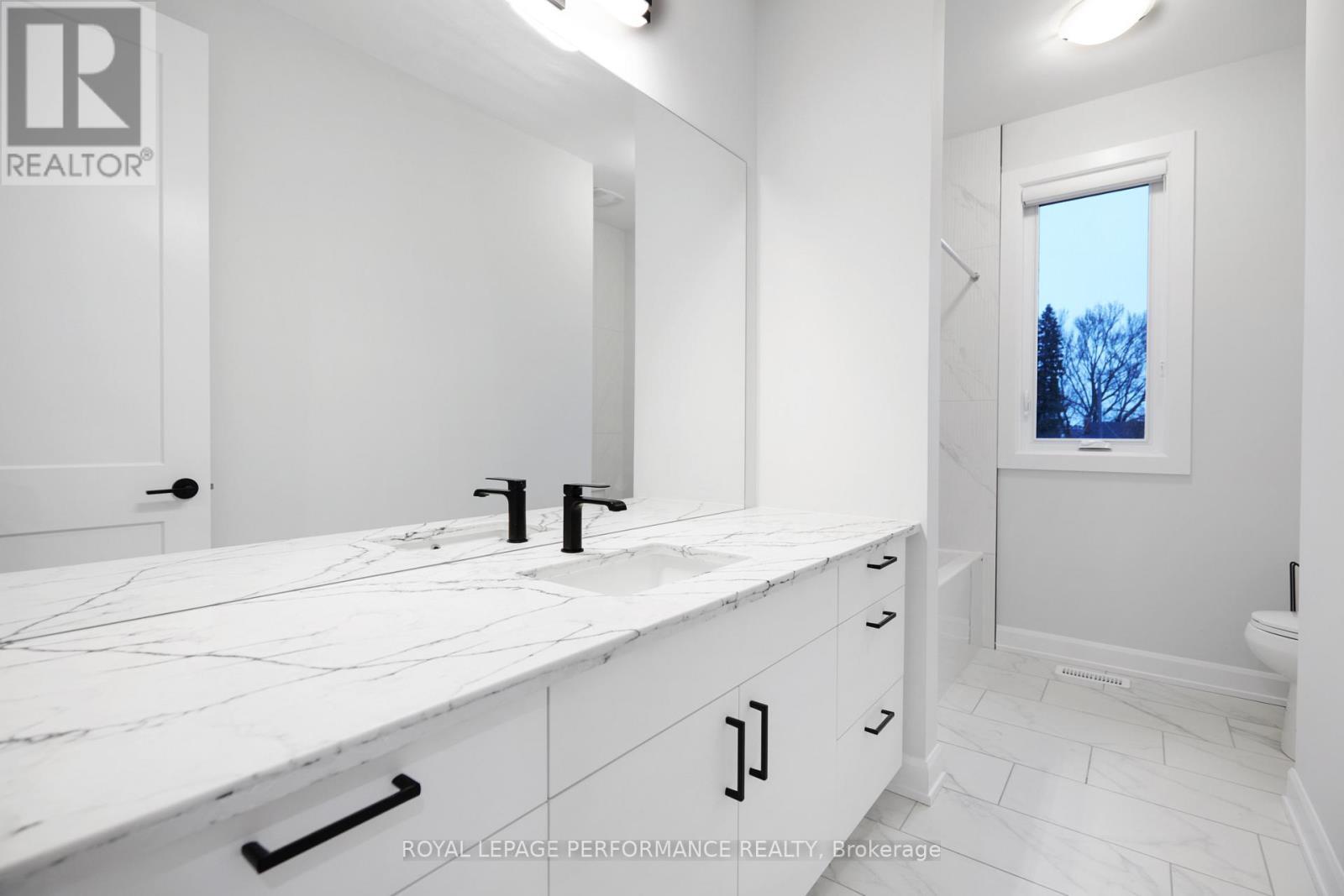 1709 Fisher Ave Avenue, Ottawa, ON - Indoor