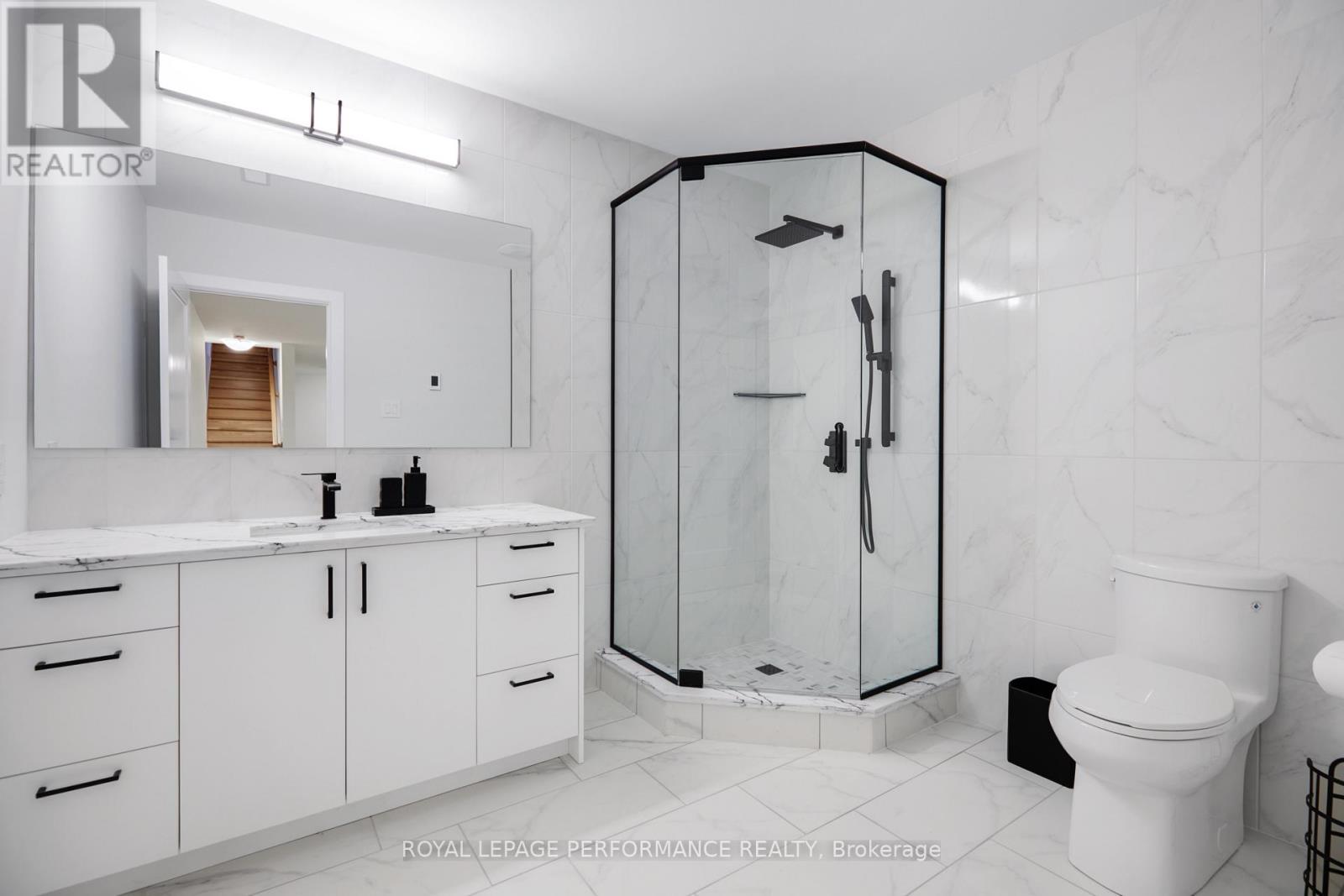 1709 Fisher Ave Avenue, Ottawa, ON - Indoor Photo Showing Bathroom