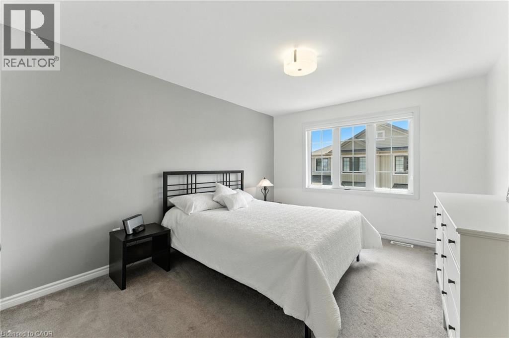 377 Glancaster Road Unit# 37, Ancaster, ON - Indoor Photo Showing Bedroom