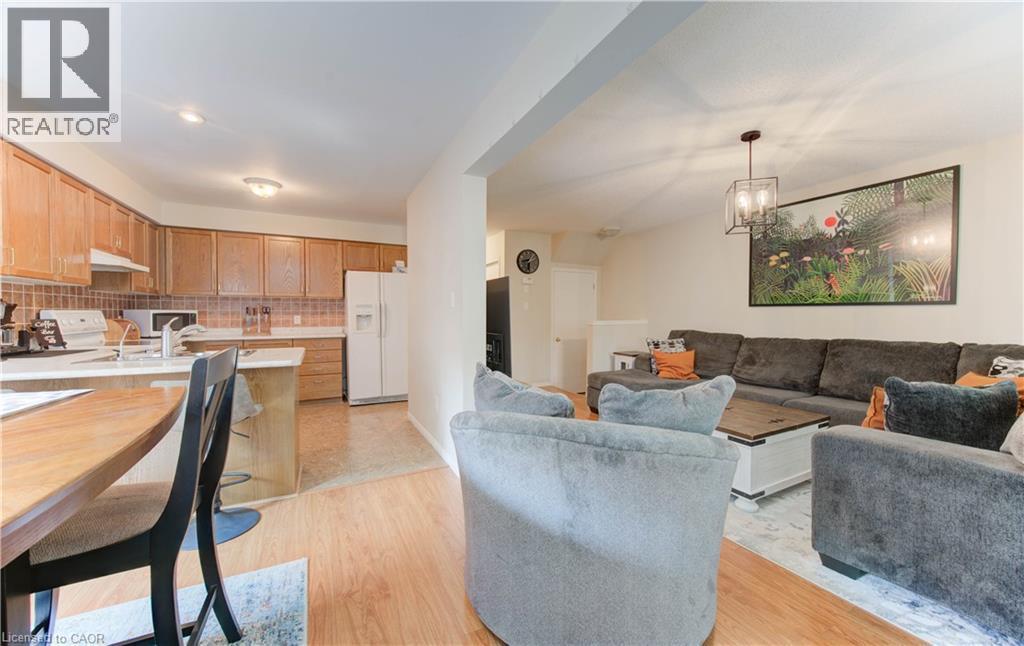 916 Veronica Court, Kitchener, ON - Indoor