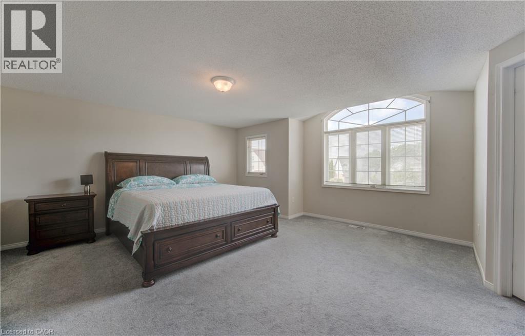 916 Veronica Court, Kitchener, ON - Indoor Photo Showing Bedroom