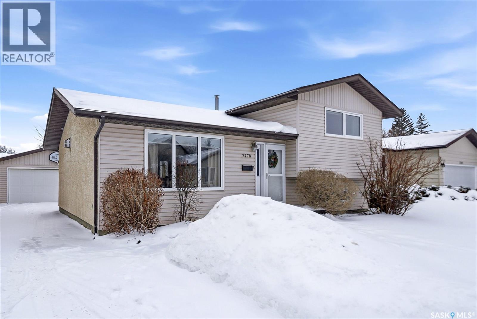 2778 Schweitzer Drive, Regina, SK - Outdoor