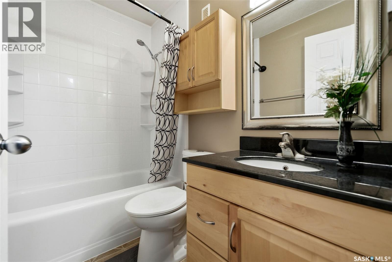 2778 Schweitzer Drive, Regina, SK - Indoor Photo Showing Bathroom
