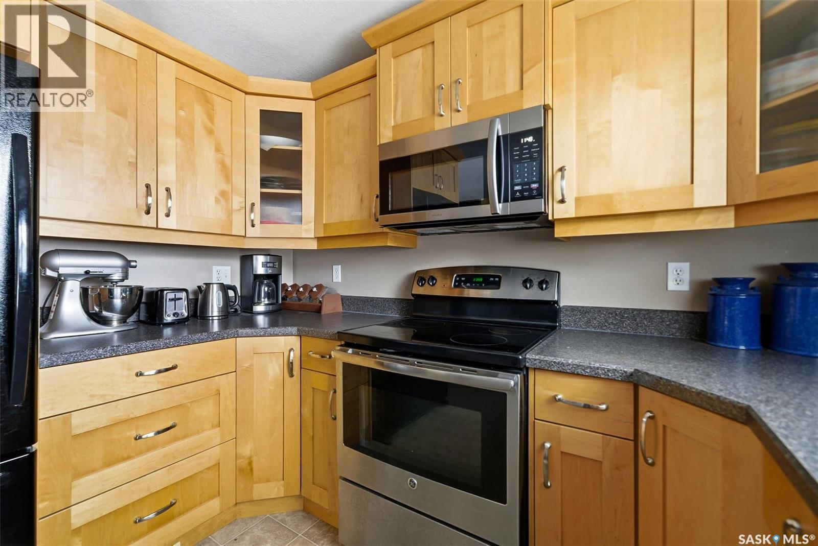 2778 Schweitzer Drive, Regina, SK - Indoor Photo Showing Kitchen