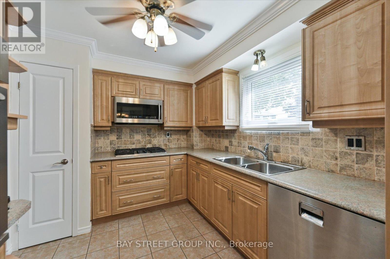 7 of 36 - 378 East 24Th Street, Hamilton, ON - Indoor Photo Showing Kitchen With Double Sink