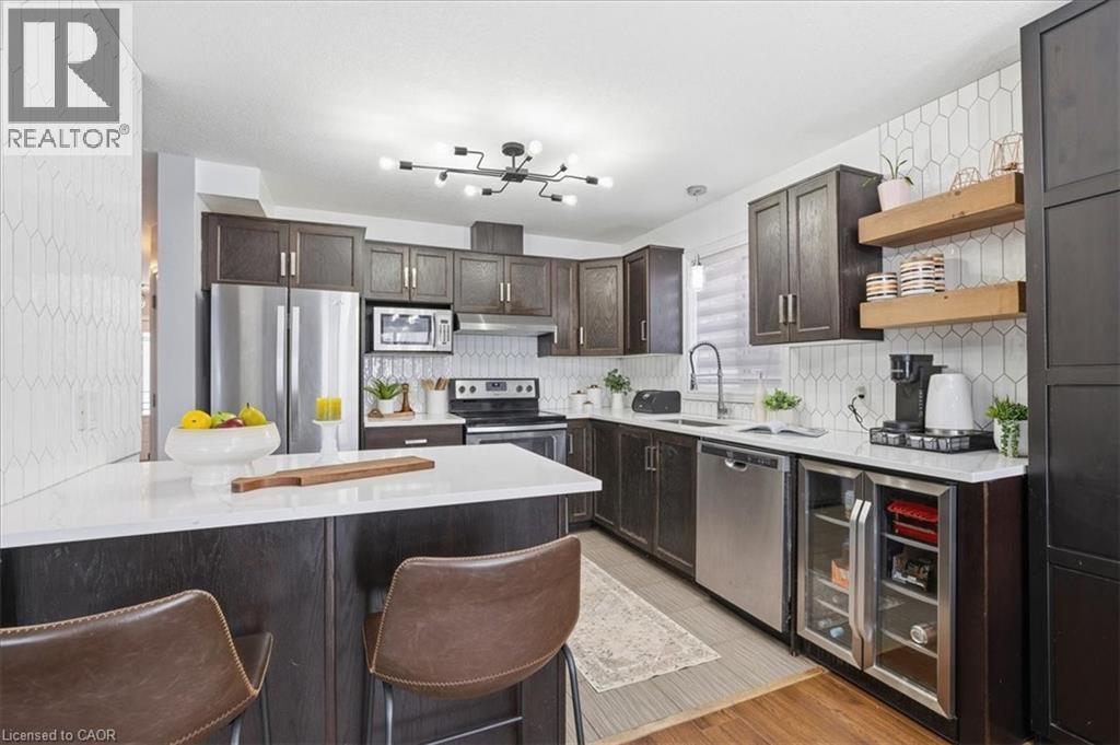 361 Sienna Crescent, Kitchener, ON - Indoor Photo Showing Kitchen