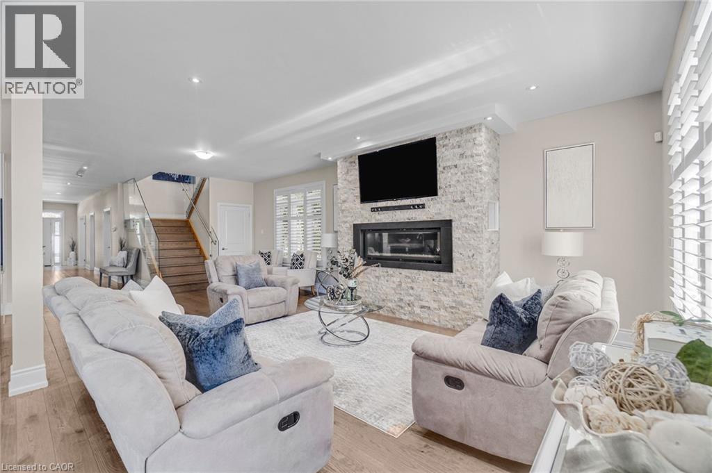 958 Beach Boulevard, Hamilton, ON - Indoor Photo Showing Living Room With Fireplace