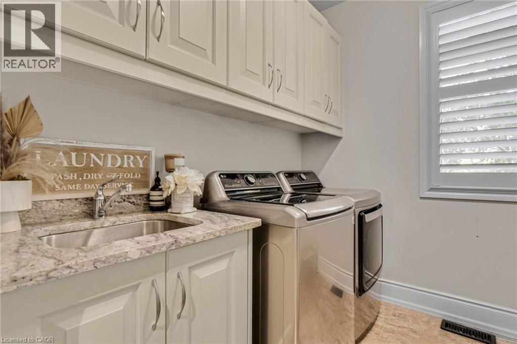 958 Beach Boulevard, Hamilton, ON - Indoor Photo Showing Laundry Room