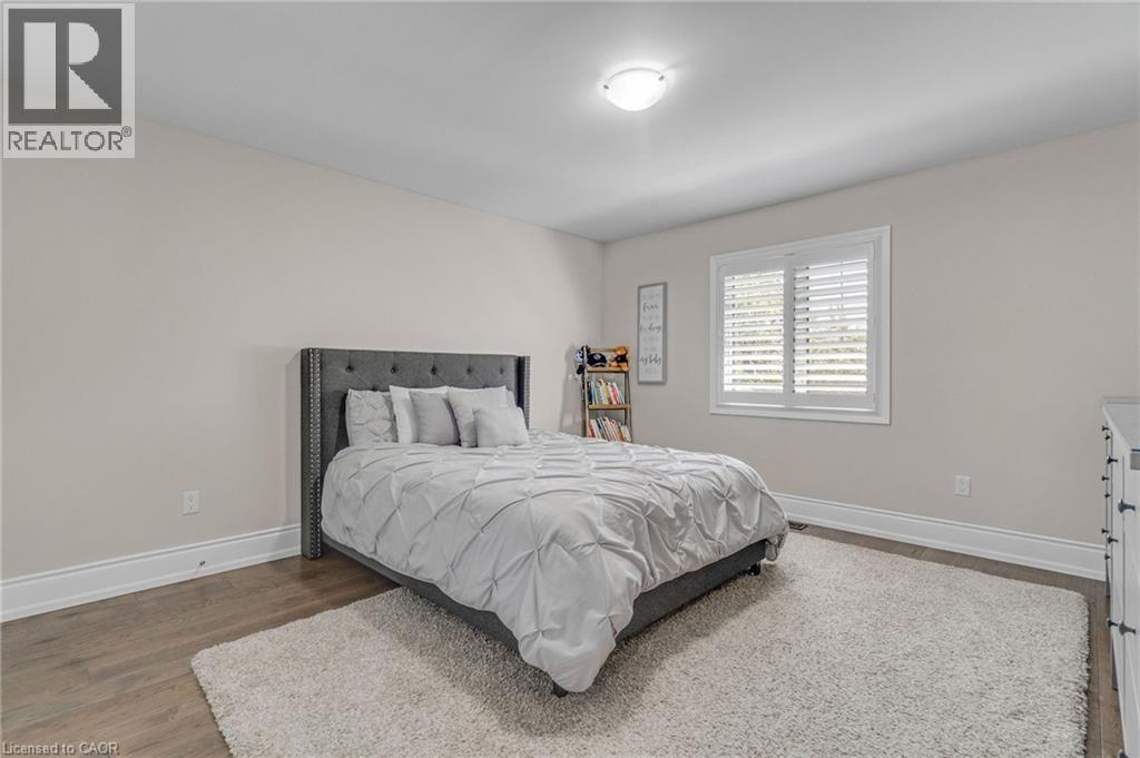 958 Beach Boulevard, Hamilton, ON - Indoor Photo Showing Bedroom