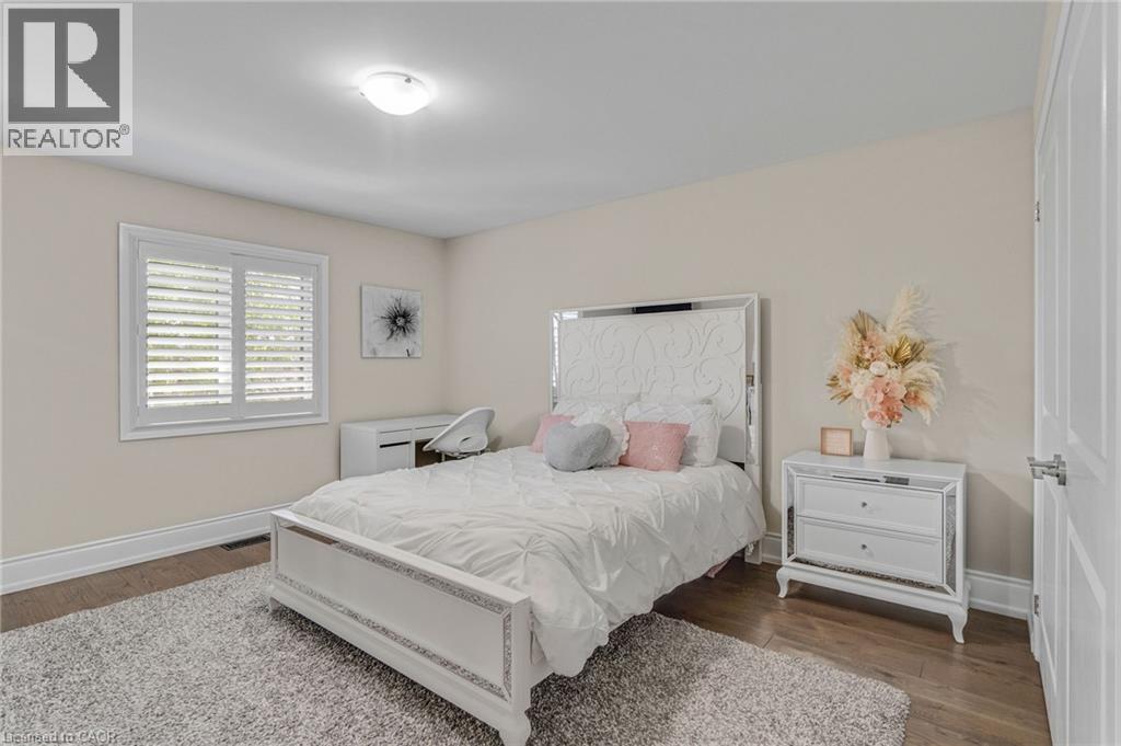 958 Beach Boulevard, Hamilton, ON - Indoor Photo Showing Bedroom