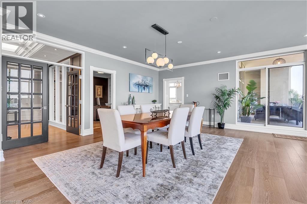 1237 North Shore Boulevard E Unit# 1201, Burlington, ON - Indoor Photo Showing Dining Room