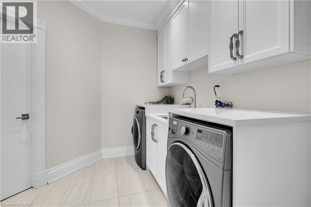 1237 North Shore Boulevard E Unit# 1201, Burlington, ON - Indoor Photo Showing Laundry Room