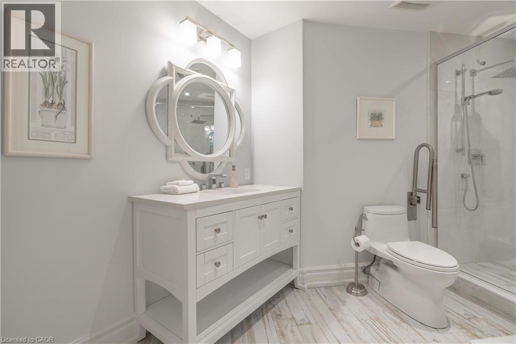 1237 North Shore Boulevard E Unit# 1201, Burlington, ON - Indoor Photo Showing Bathroom