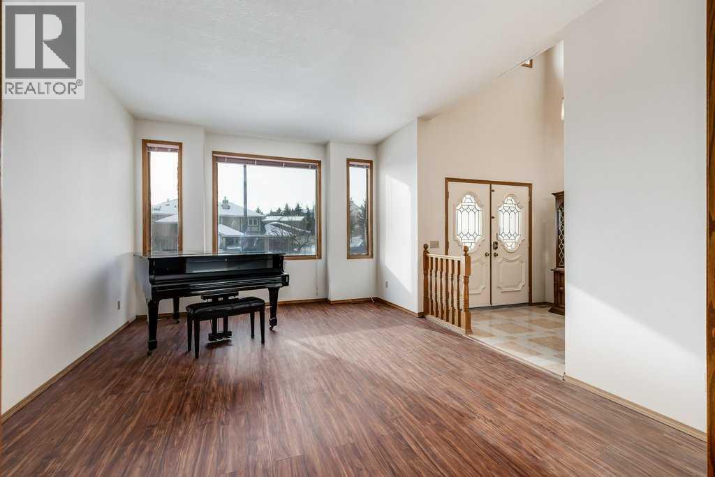 Living Room - 106 Sienna Hills Drive Sw, Calgary, AB - Indoor