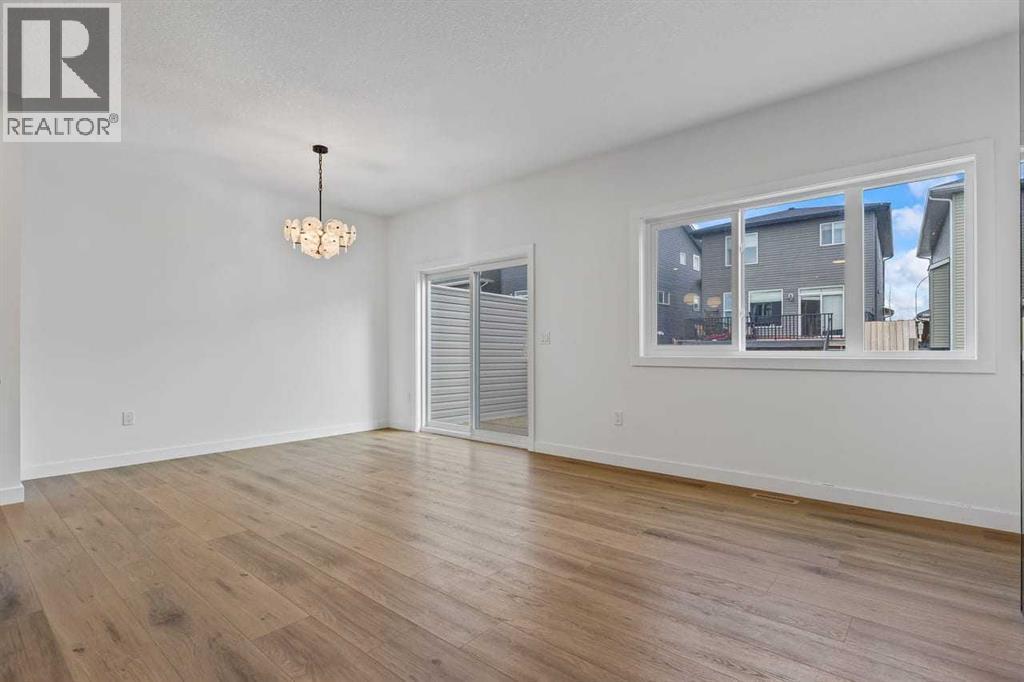 90 Heritage Circle, Cochrane, AB - Indoor Photo Showing Other Room