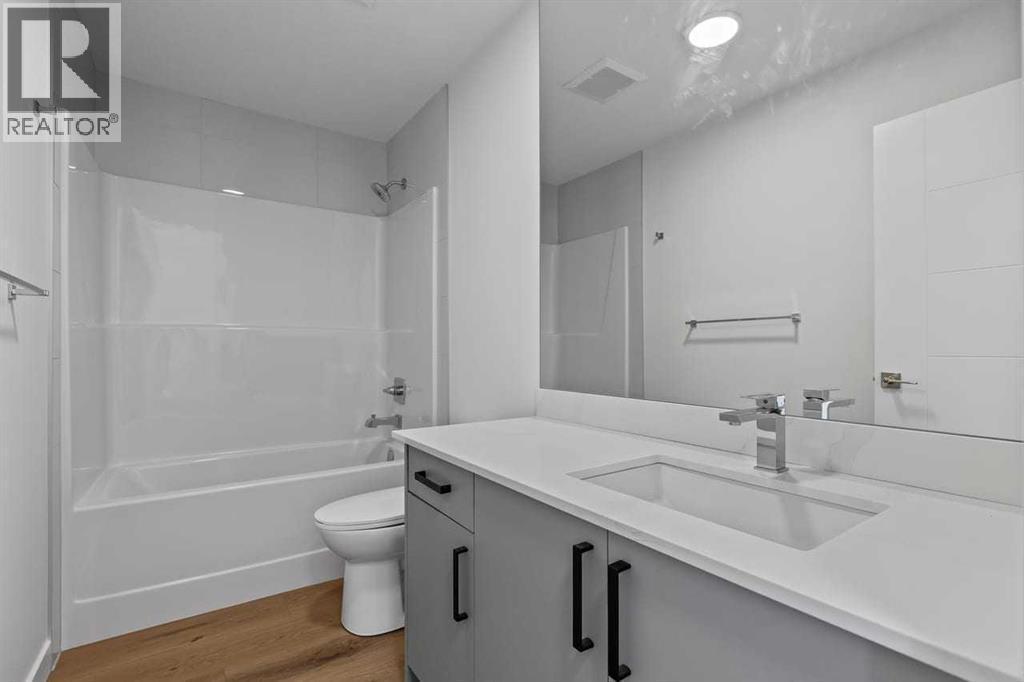 90 Heritage Circle, Cochrane, AB - Indoor Photo Showing Bathroom
