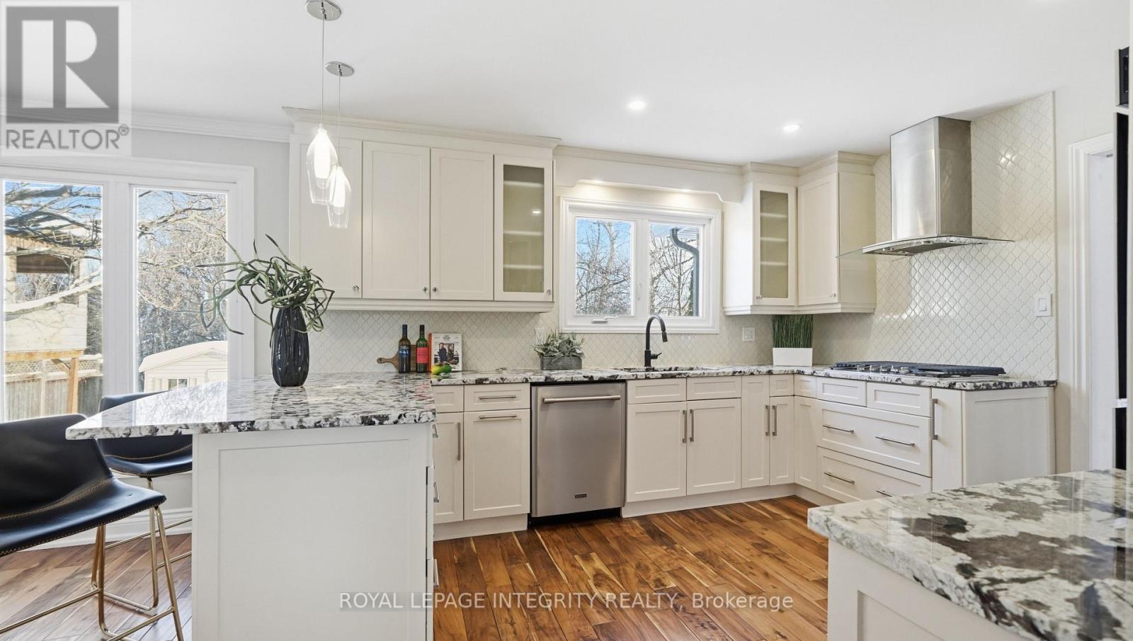 Gourmet Kitchen - Happy Chef! - 1055 Plante Drive, Ottawa, ON - Indoor Photo Showing Kitchen With Upgraded Kitchen