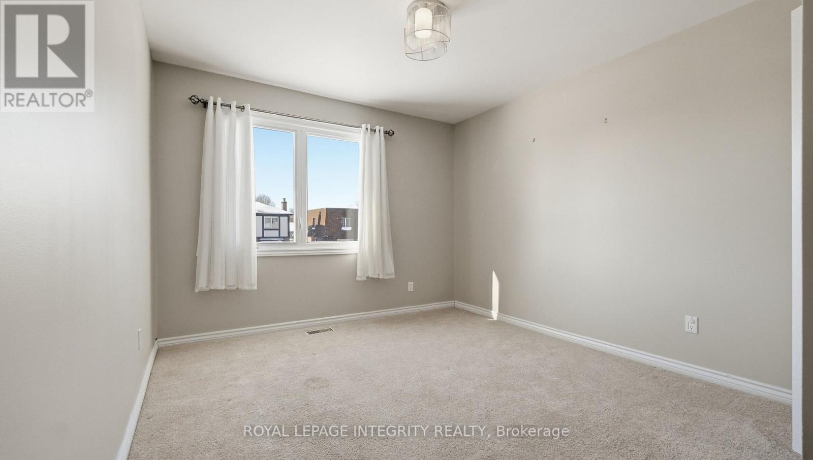 Bedroom 2 front view - 1055 Plante Drive, Ottawa, ON - Indoor Photo Showing Other Room