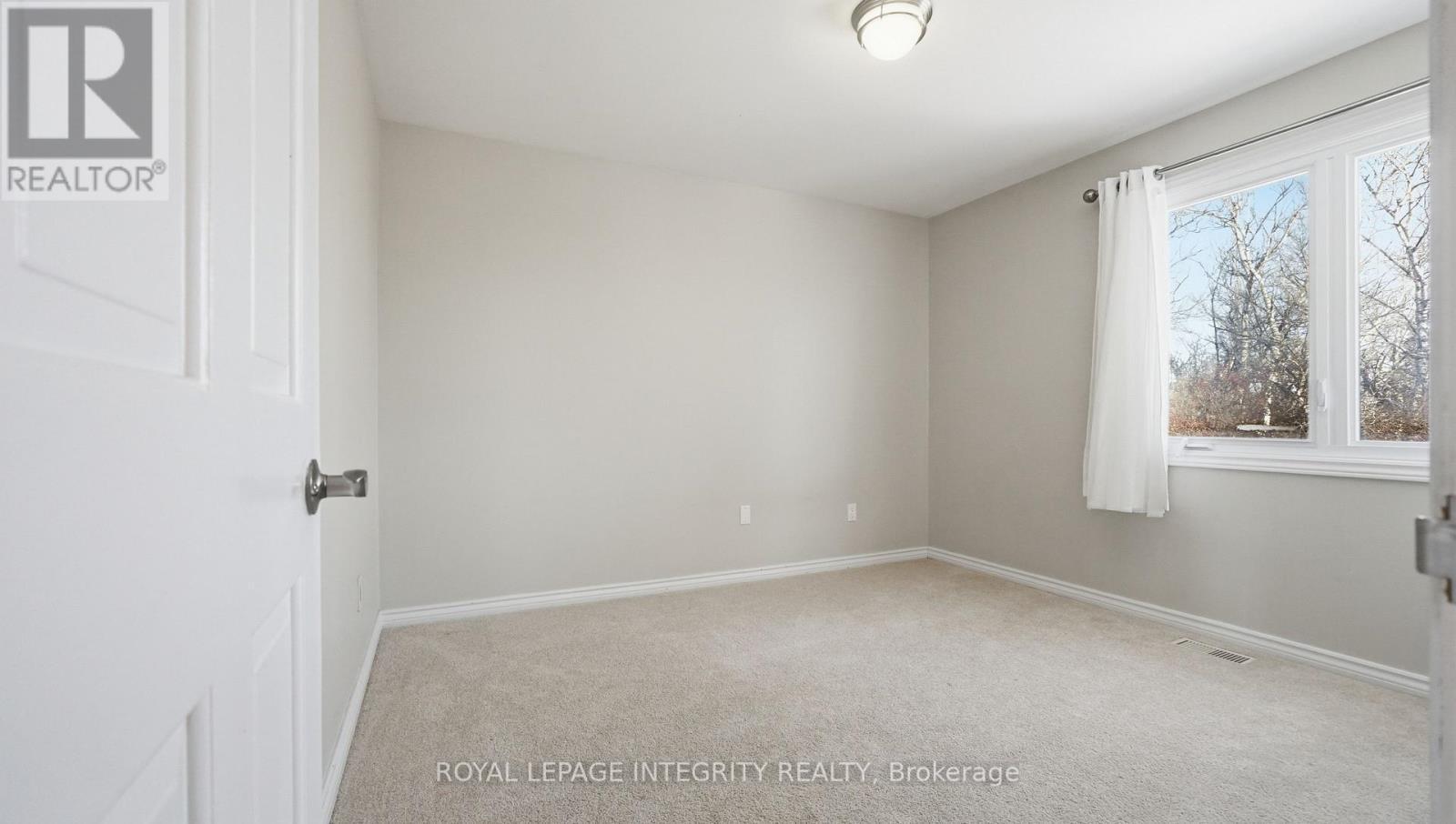Bedroom 3 front view - 1055 Plante Drive, Ottawa, ON - Indoor Photo Showing Other Room