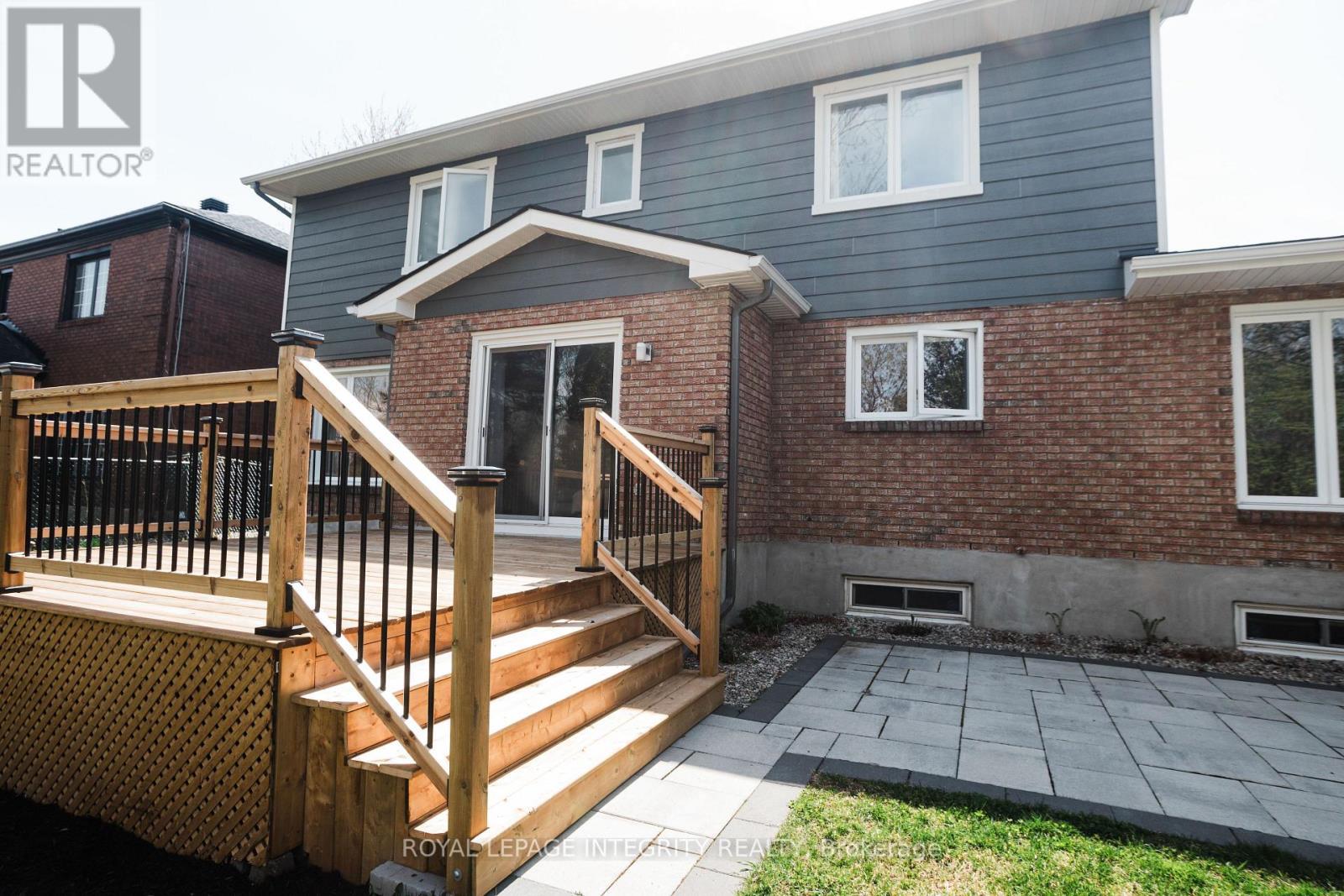 Deck to enjoy with friends - 1055 Plante Drive, Ottawa, ON - Outdoor With Exterior