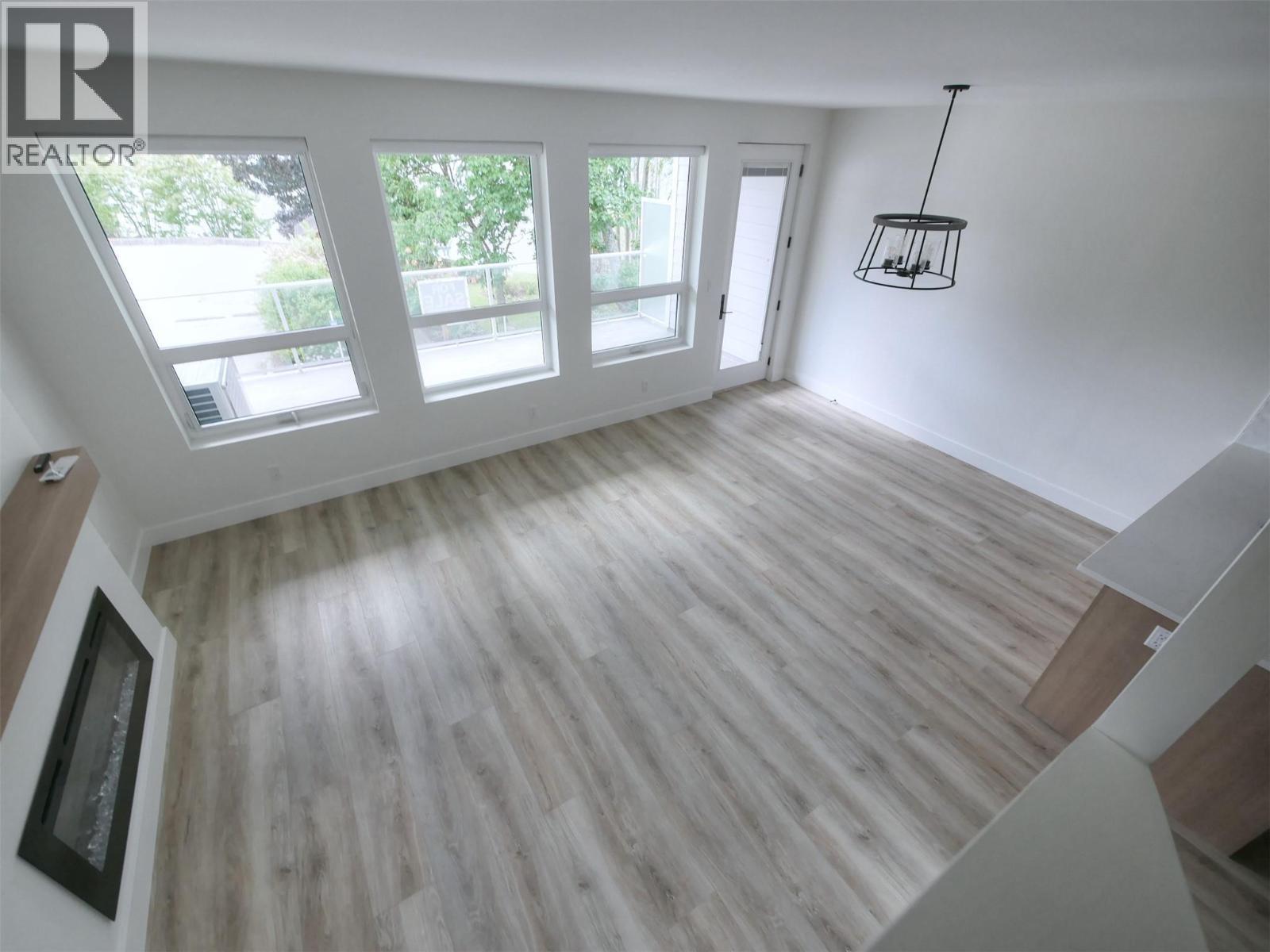 88 Nelson Avenue S Unit# 3, Nakusp, BC - Indoor Photo Showing Other Room
