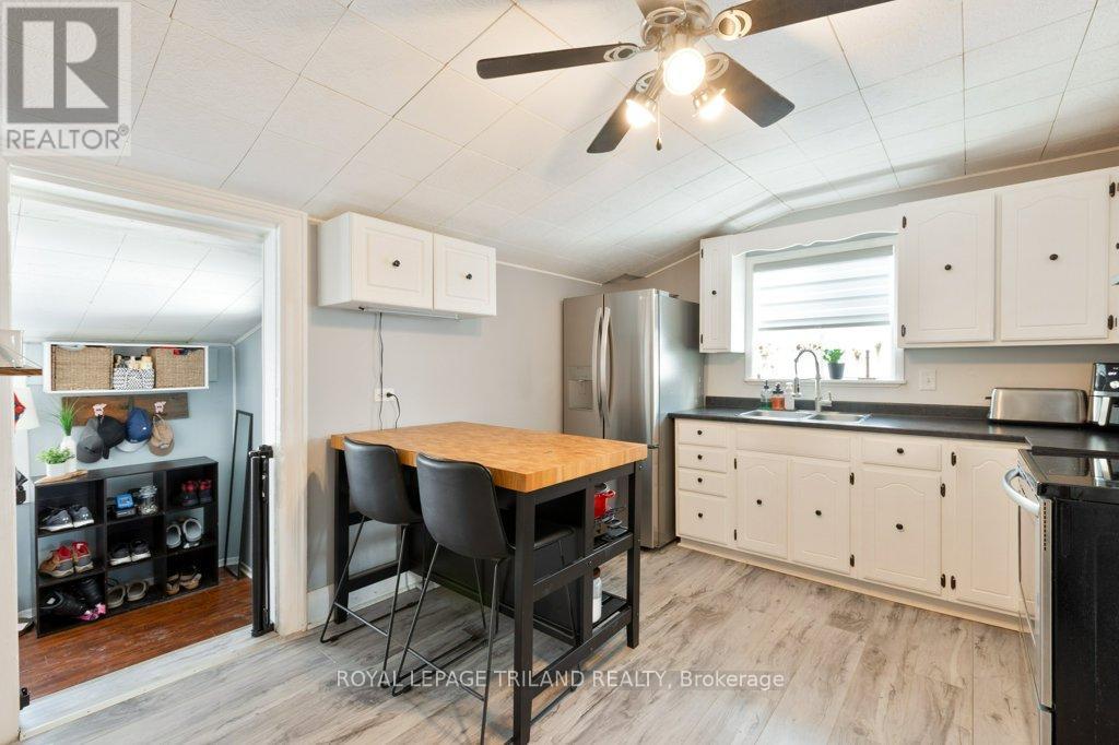 80 Edward Street, St. Thomas, ON - Indoor Photo Showing Kitchen