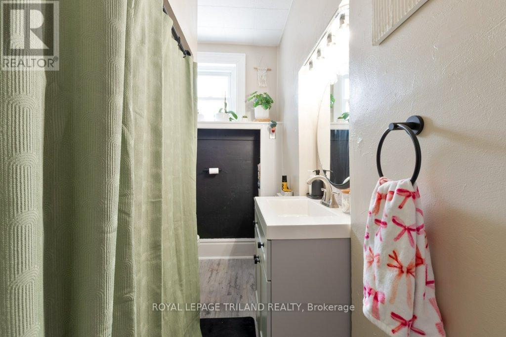 80 Edward Street, St. Thomas, ON - Indoor