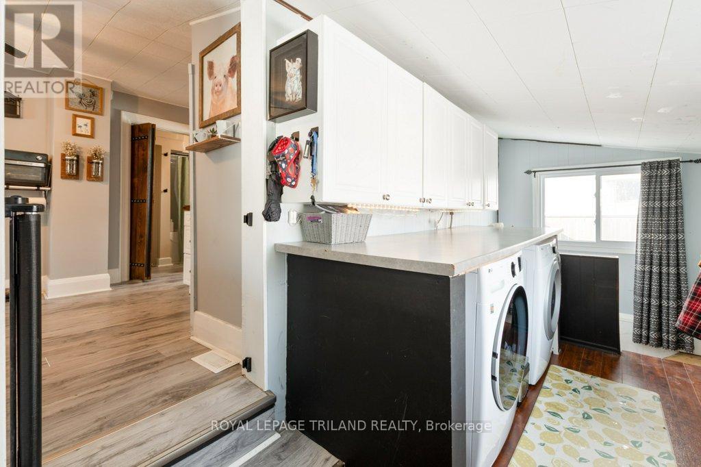 80 Edward Street, St. Thomas, ON - Indoor Photo Showing Laundry Room