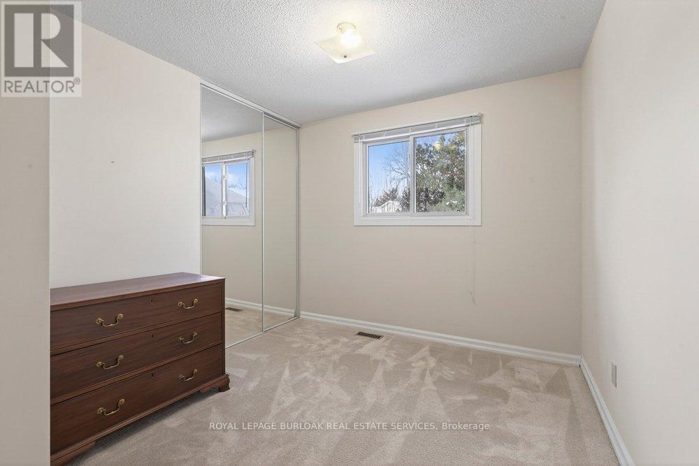 2162 Pauline Court, Burlington, ON - Indoor Photo Showing Other Room