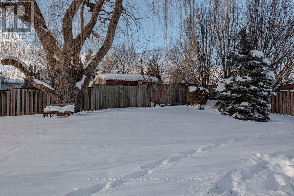 2162 Pauline Court, Burlington, ON - Outdoor