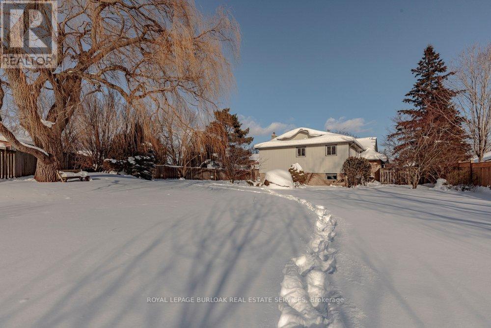 2162 Pauline Court, Burlington, ON - Outdoor