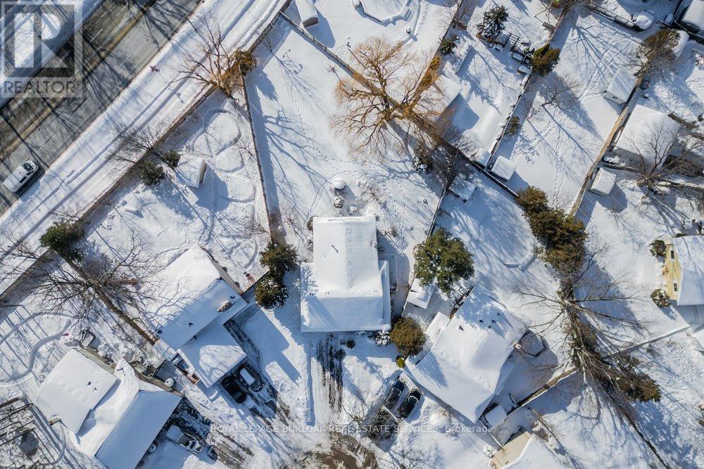 2162 Pauline Court, Burlington, ON - Outdoor With View