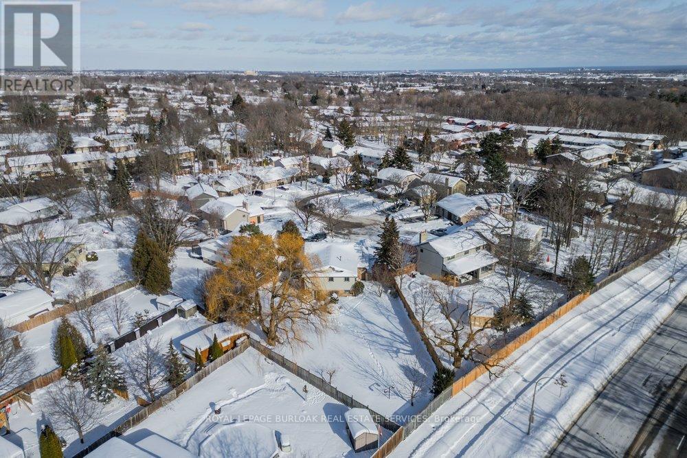 2162 Pauline Court, Burlington, ON - Outdoor With View