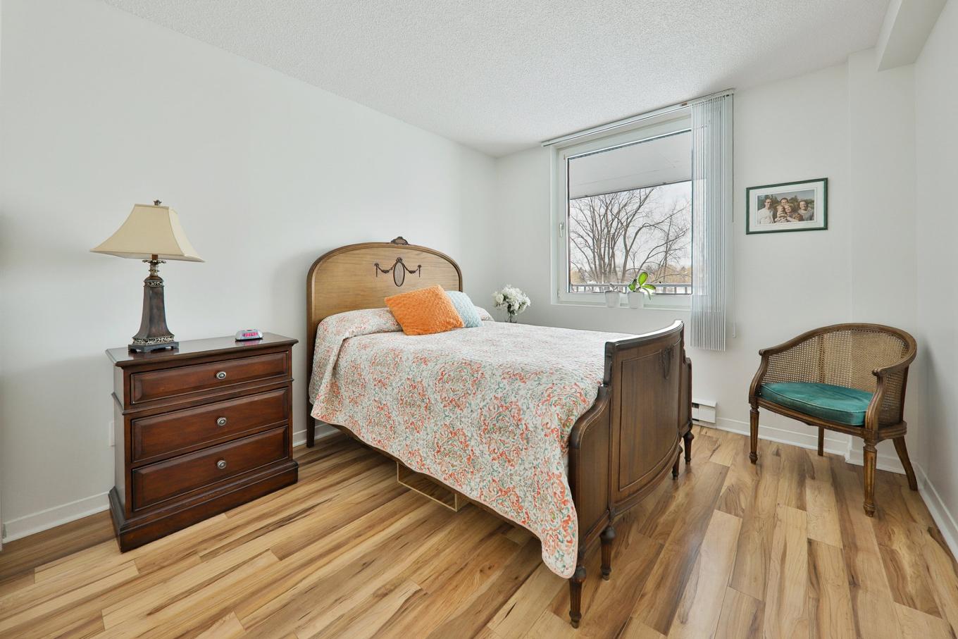 Chambre à coucher - 307-520 Place Juge-Desnoyers, Laval (Pont-Viau), QC - Indoor Photo Showing Bedroom