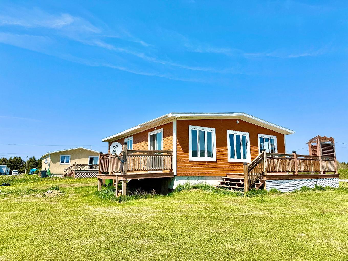 Face arrière - 142 Ch. Marcoux, Les Îles-De-La-Madeleine, QC - Outdoor With Deck Patio Veranda