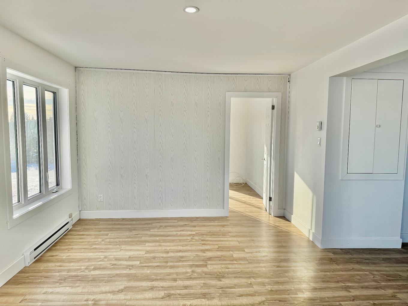 Salon - 142 Ch. Marcoux, Les Îles-De-La-Madeleine, QC - Indoor Photo Showing Other Room