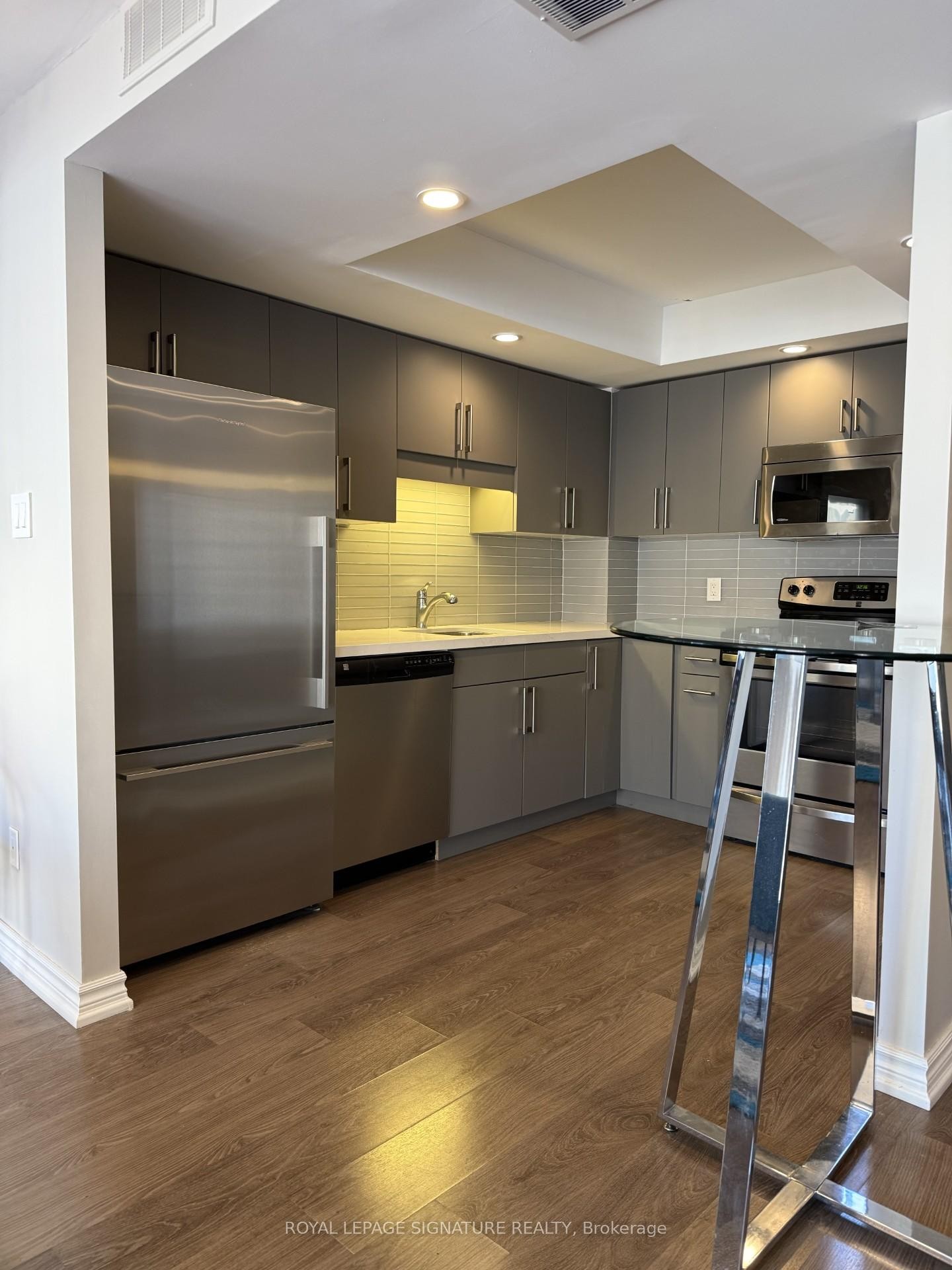 1609-65 Harbour Square, Toronto, ON - Indoor Photo Showing Kitchen With Stainless Steel Kitchen