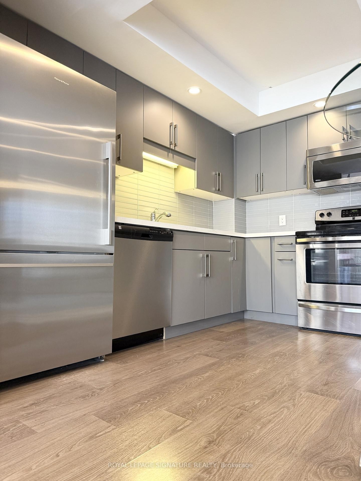 1609-65 Harbour Square, Toronto, ON - Indoor Photo Showing Kitchen With Stainless Steel Kitchen