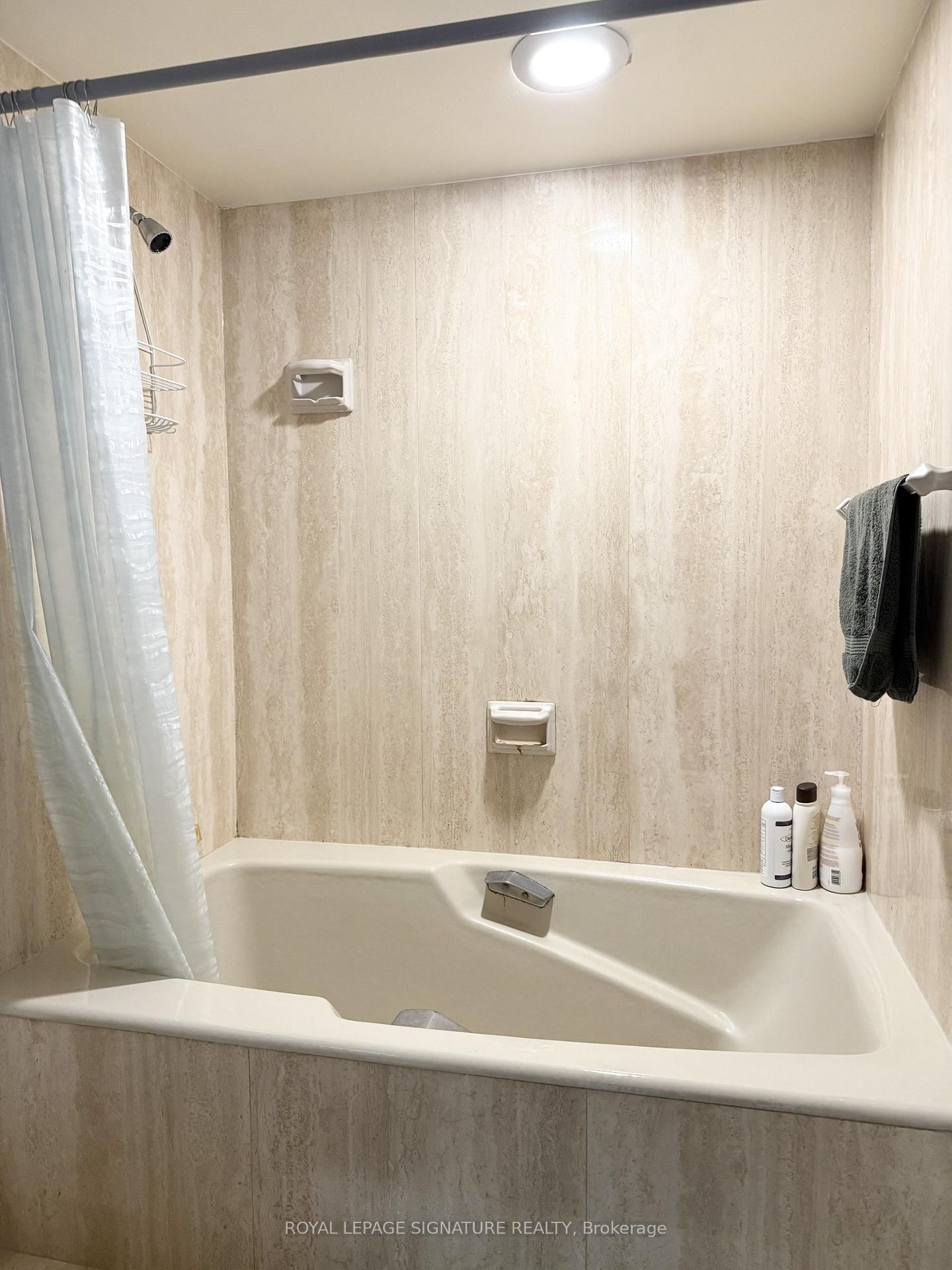 1609-65 Harbour Square, Toronto, ON - Indoor Photo Showing Bathroom