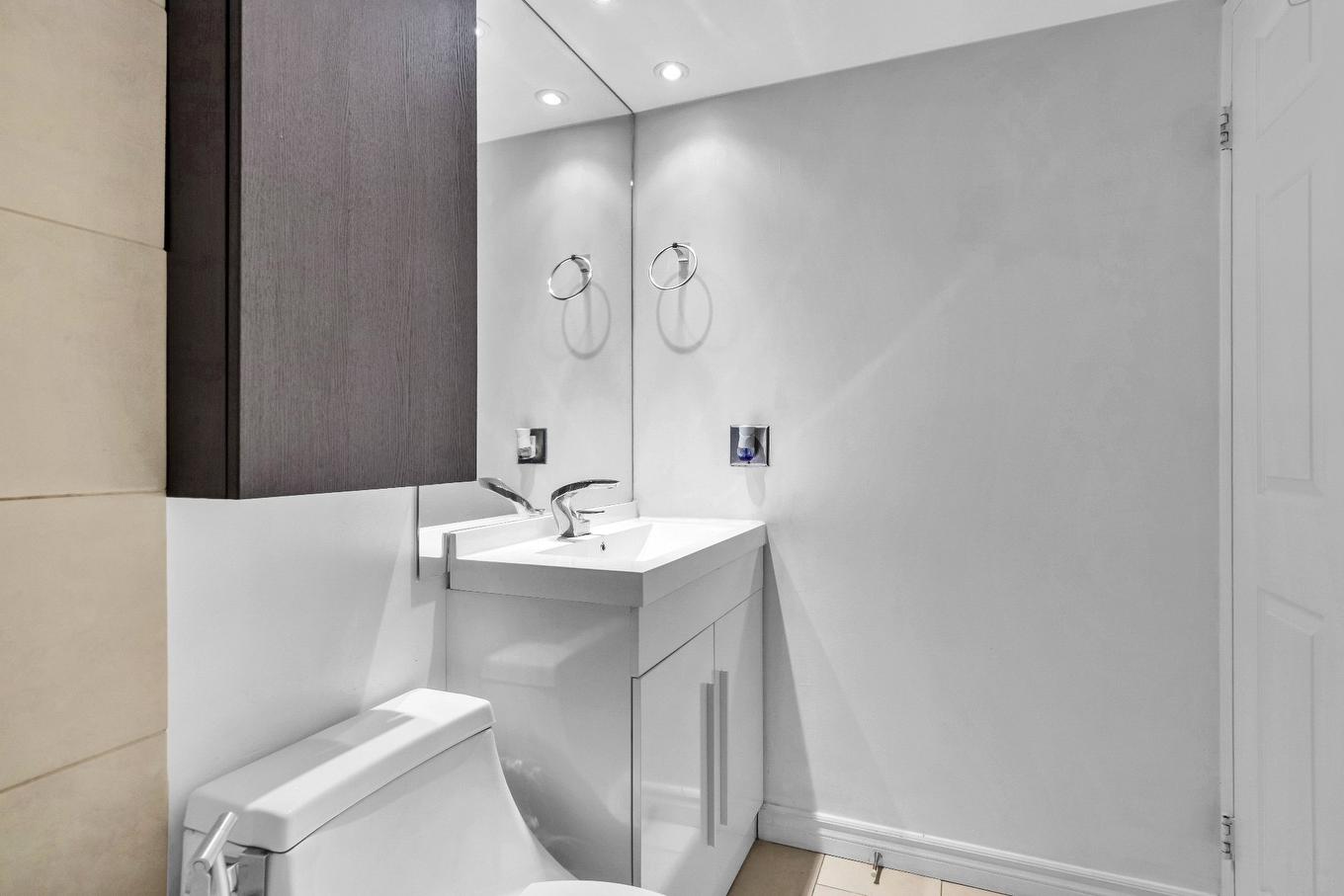 Salle de bains - 505-500 Rue St-Georges, Saint-Lambert, QC - Indoor Photo Showing Bathroom