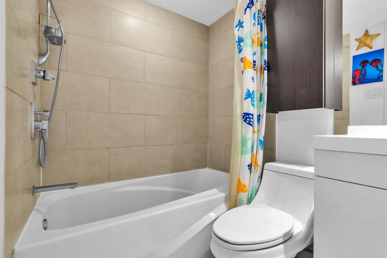 Salle de bains - 505-500 Rue St-Georges, Saint-Lambert, QC - Indoor Photo Showing Bathroom