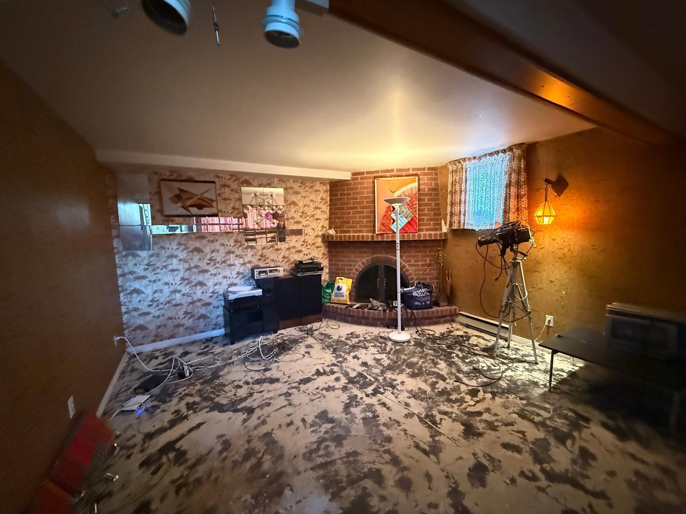 Salle familiale - 3985 Rue Frémont, Laval (Chomedey), QC - Indoor Photo Showing Other Room