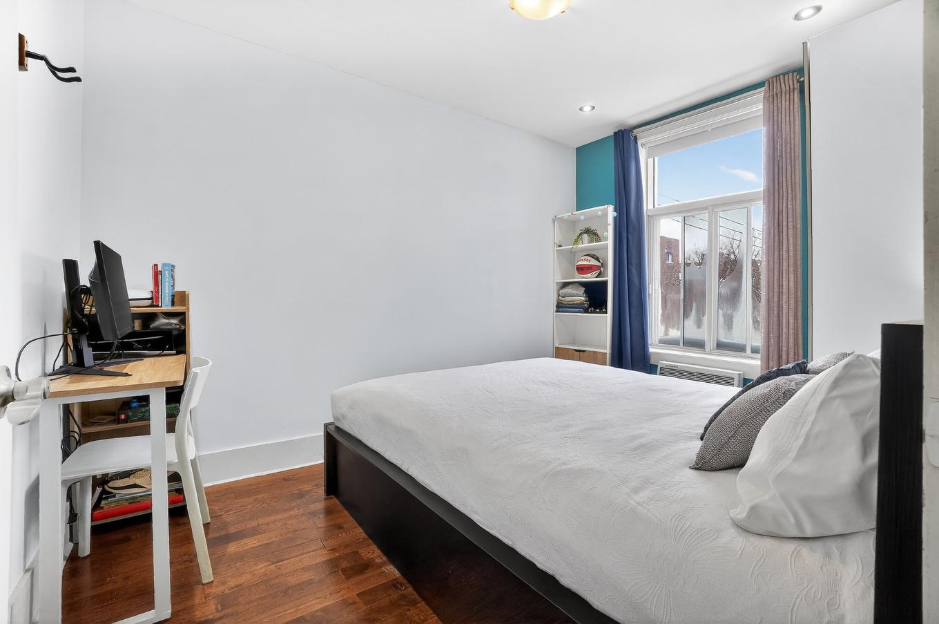 Chambre à coucher principale - 4784 Rue Parthenais, Montréal (Le Plateau-Mont-Royal), QC - Indoor Photo Showing Bedroom