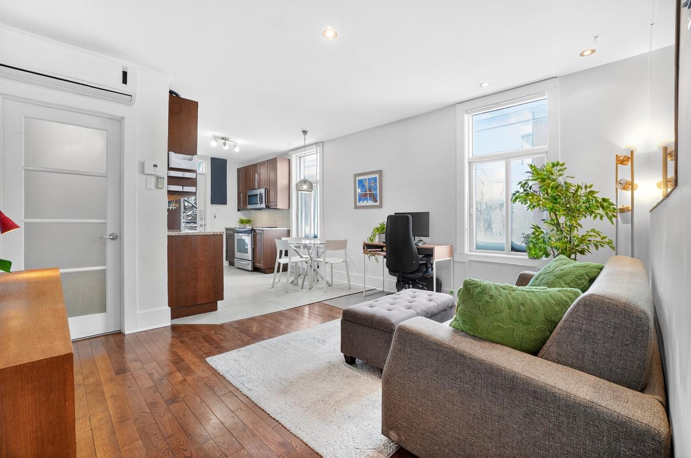 Vue d'ensemble - 4784 Rue Parthenais, Montréal (Le Plateau-Mont-Royal), QC - Indoor Photo Showing Living Room