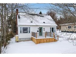 70 Woodlawn AVE Moncton, NB E1E 2J9