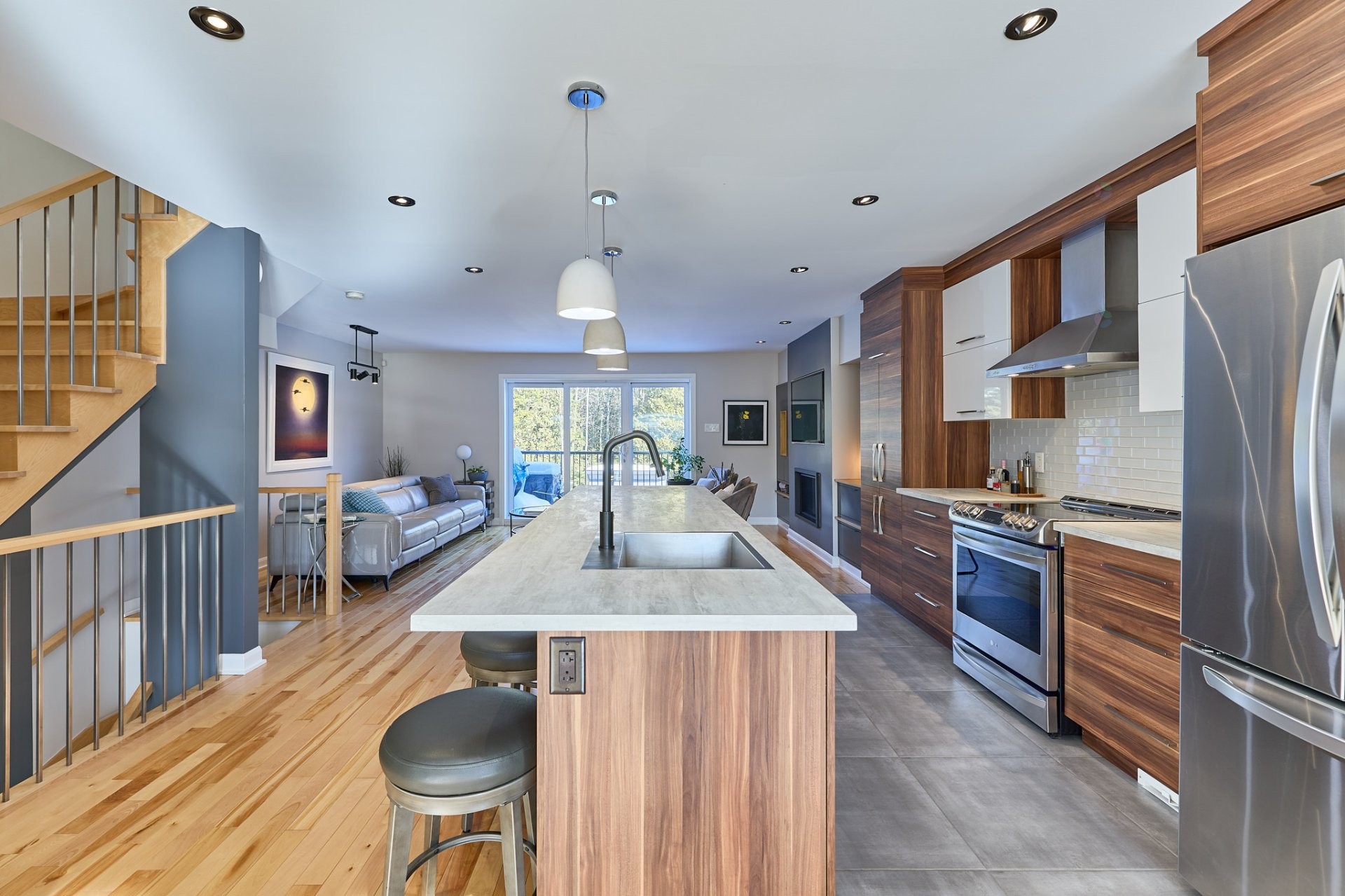 Kitchen - 461 Rue De St-Gabriel, Mascouche, QC - Indoor Photo Showing Kitchen With Upgraded Kitchen