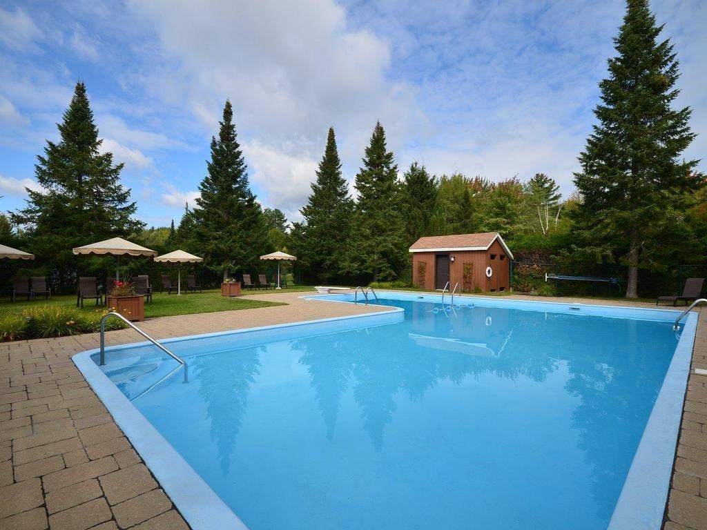 Piscine - 9-1875 Ch. De Georgeville, Magog, QC - Outdoor With In Ground Pool With Backyard