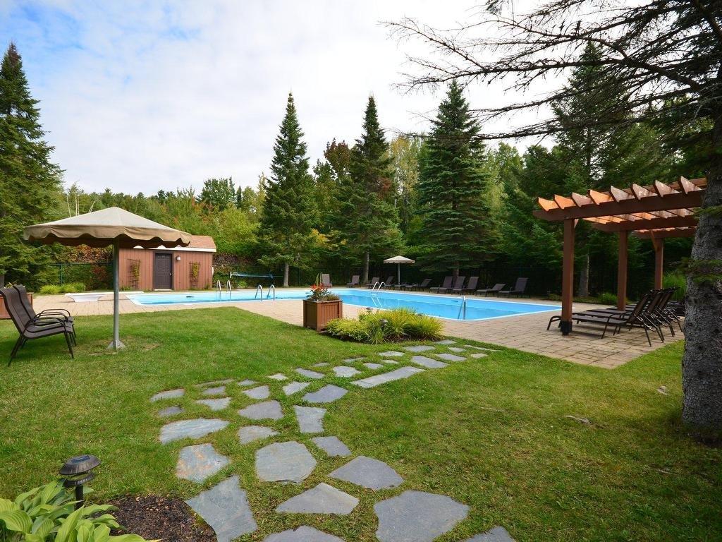 Piscine - 9-1875 Ch. De Georgeville, Magog, QC - Outdoor With In Ground Pool With Backyard