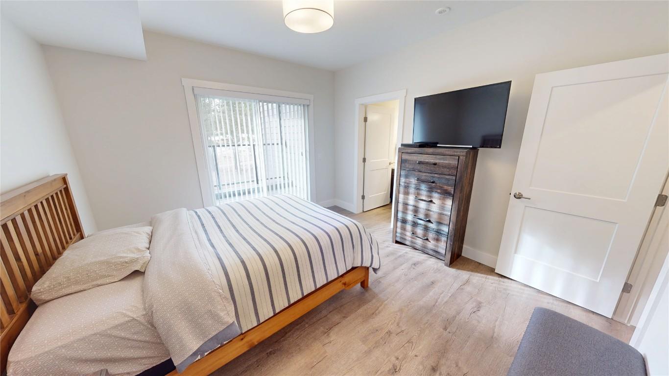 212-355 Legacy Lookout, Cranbrook, BC - Indoor Photo Showing Bedroom